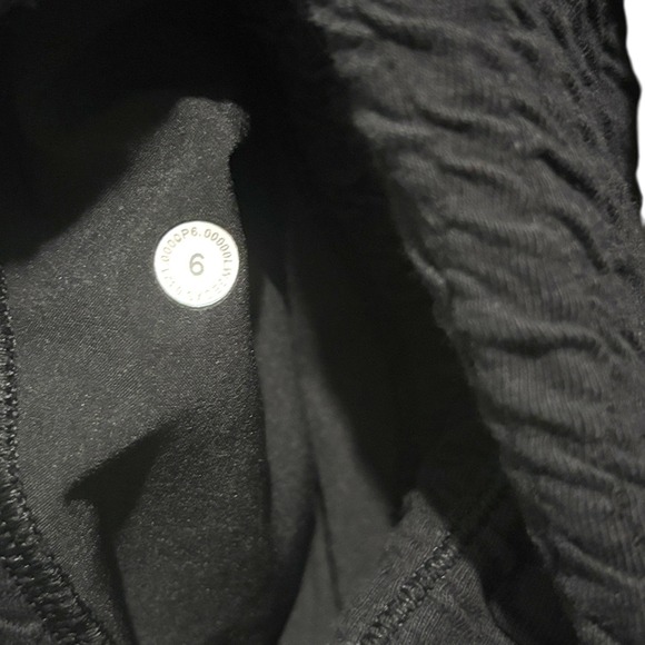 Lululemon Top 6 Oversized Rippled Sweatshirt Black Textured V-Neck Pullover Top - Picture 6 of 6